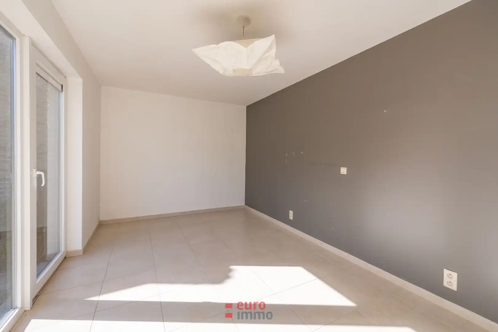 Zeer ruim en lichtrijk appartement met patio en stadskoer in hartje Nieuwpoort foto 10