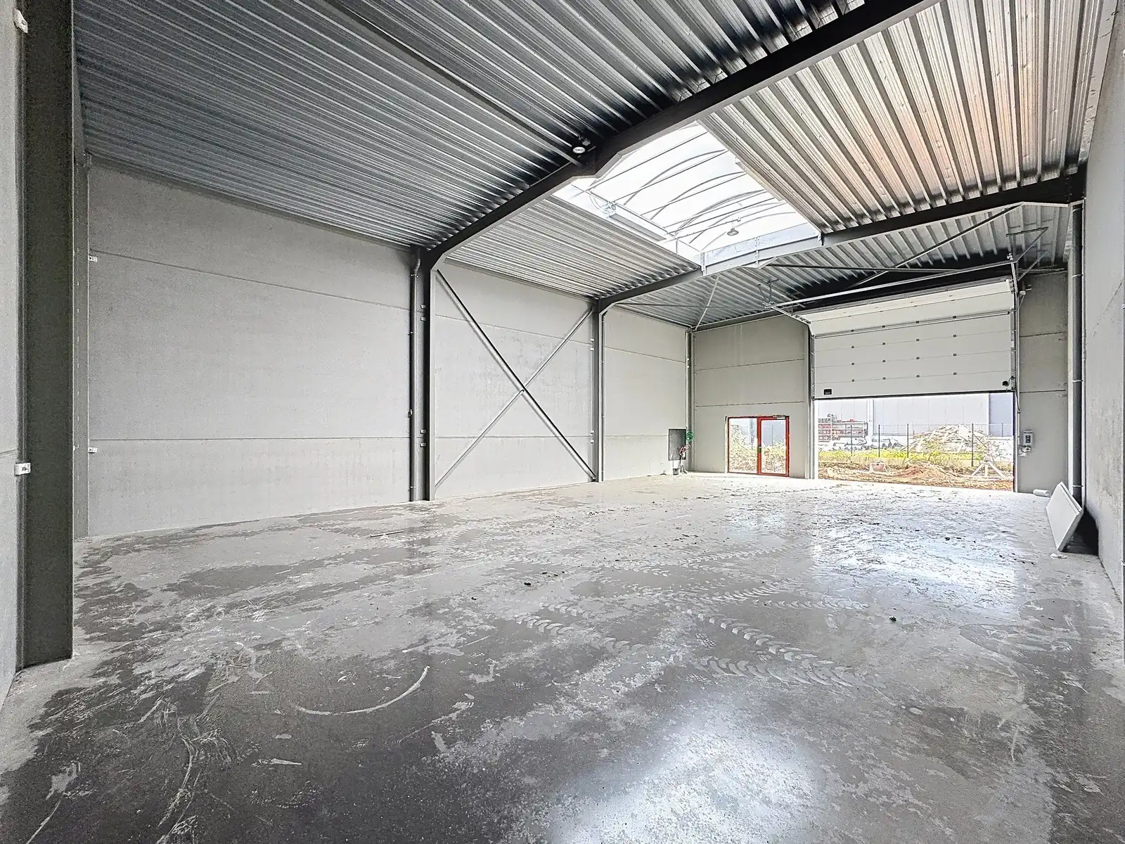 NB MAGAZIJN (272m²) inclusief 1 private PARKEERPLAATS op industriezone "Schatting" te Zedelgem foto 4