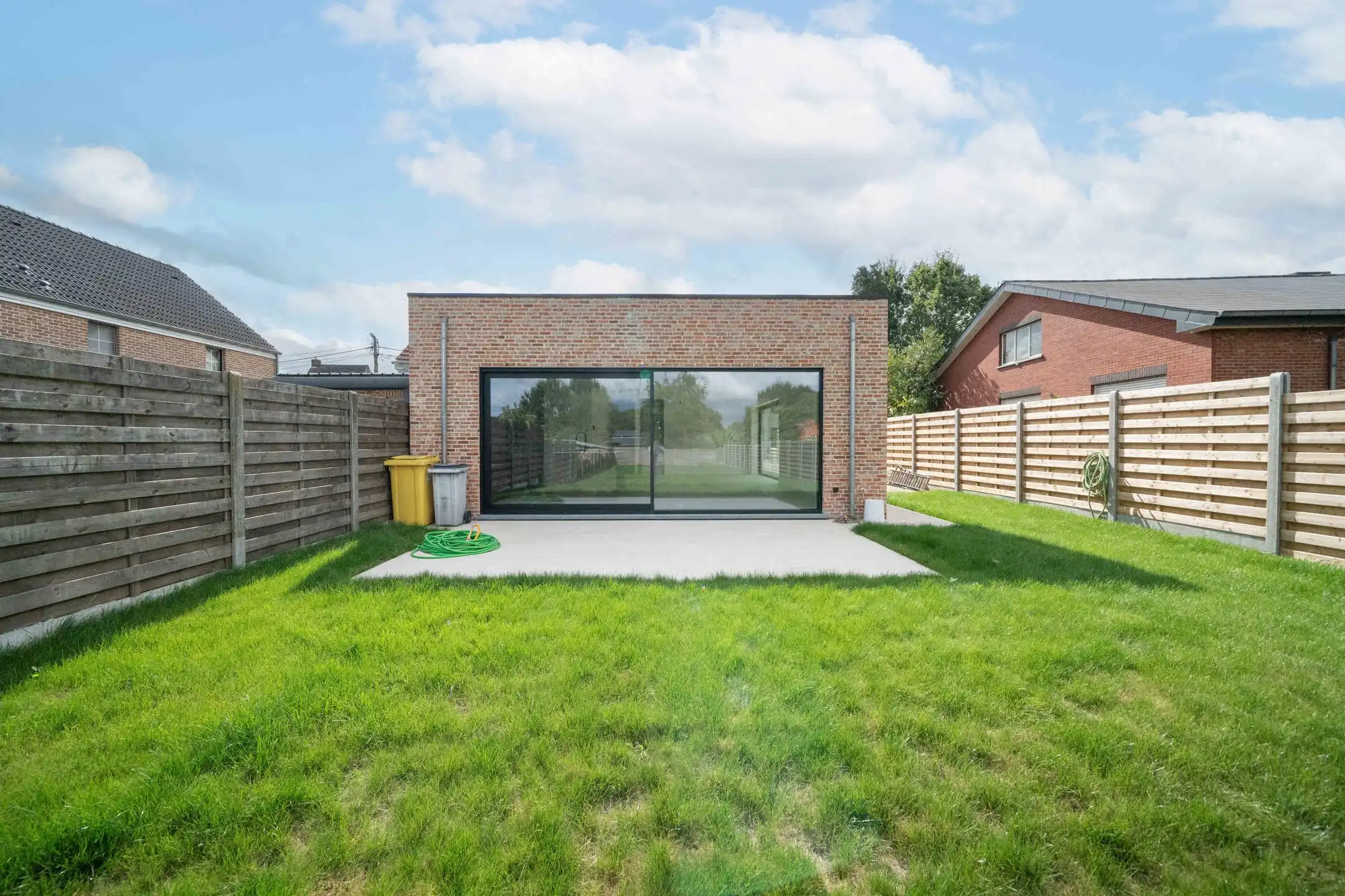 Hoogwaardig afgewerkte vernieuwbouwwoning in rustig straatje foto 20