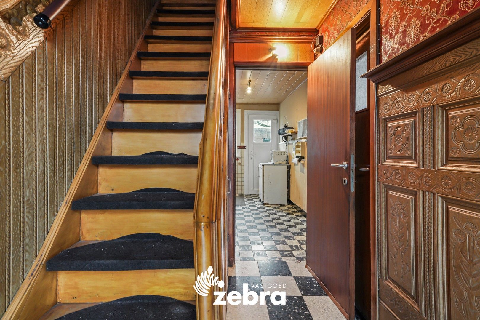 Te renoveren stadswoning met aparte garage in centrum Tielt. foto 3