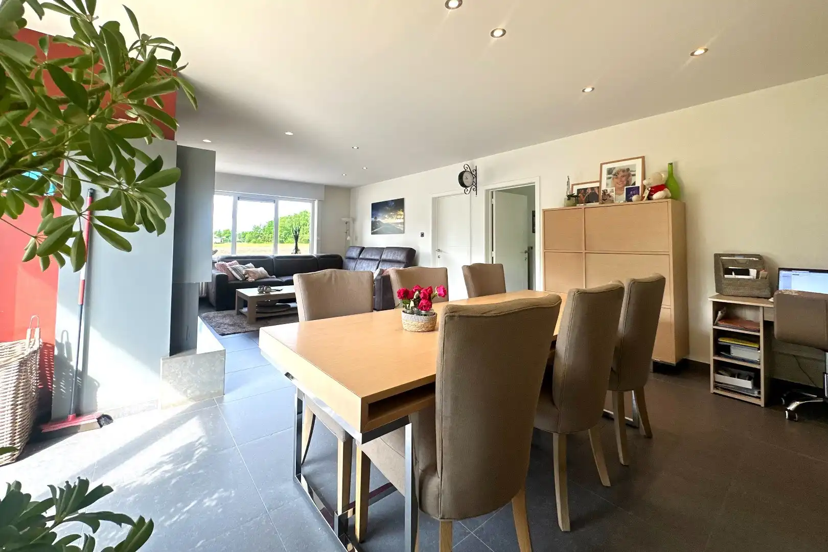 Instapklare woning met landbouwgrond in Assebroek foto 8