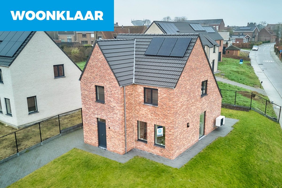 Volledig afgewerkte alleenstaande nieuwbouwwoning te Hooglede foto {{pictureIndex}}