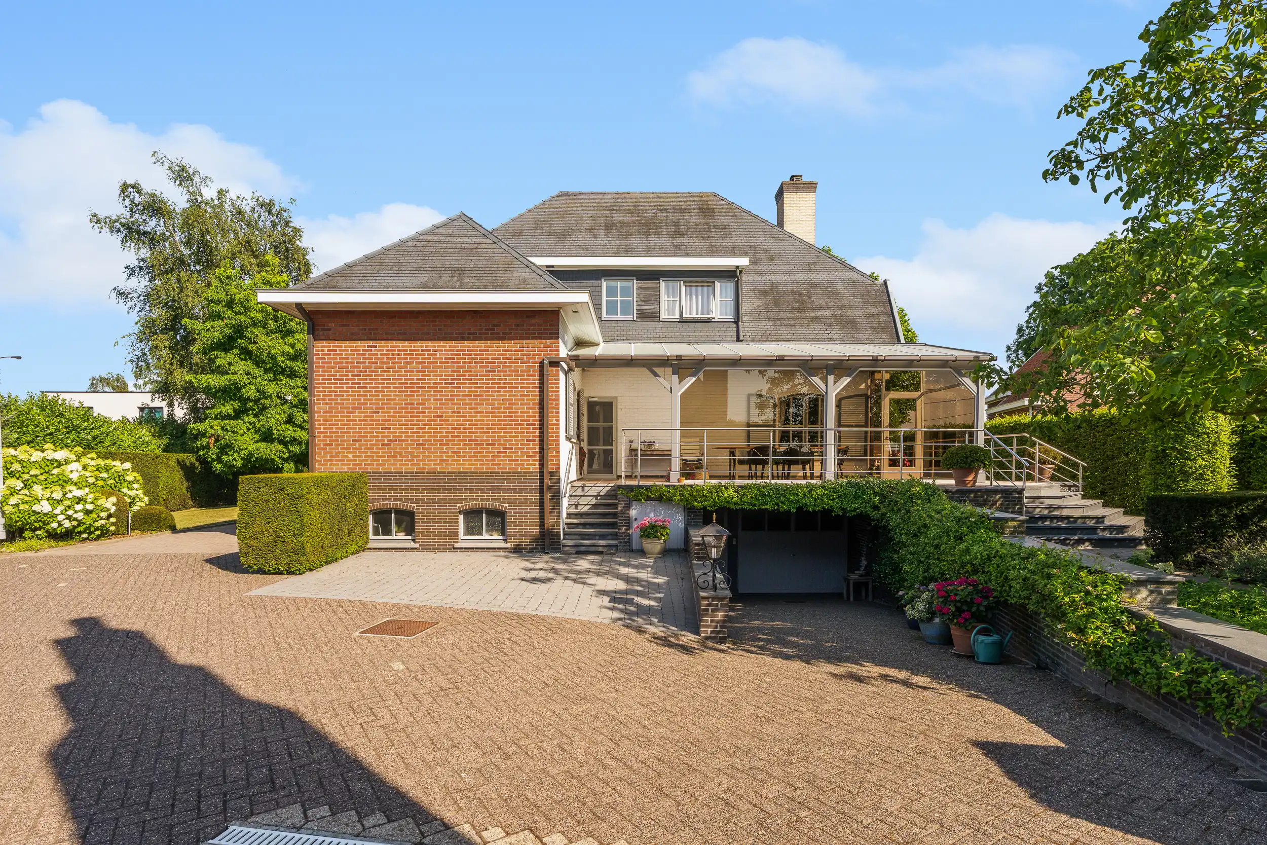 Luxueus gerenoveerde herenwoning  met loods op 2.137m² foto 25