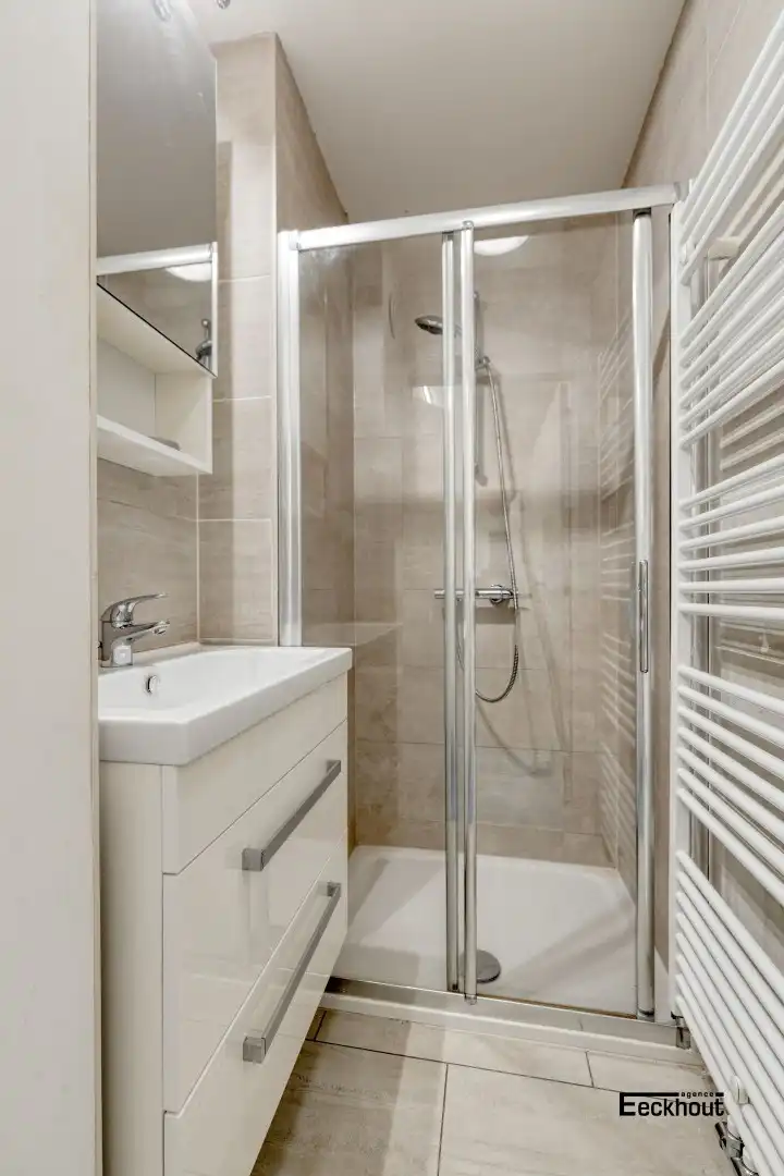 Modern appartement met terras en open zicht op Petrus- en Paulusplein. foto 14