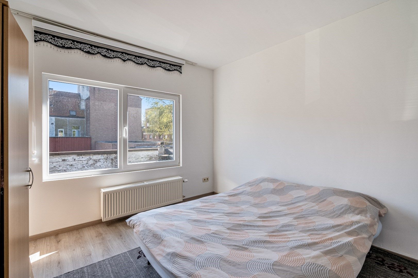 Gerenoveerde stadwoning met 4 slaapkamers foto 9
