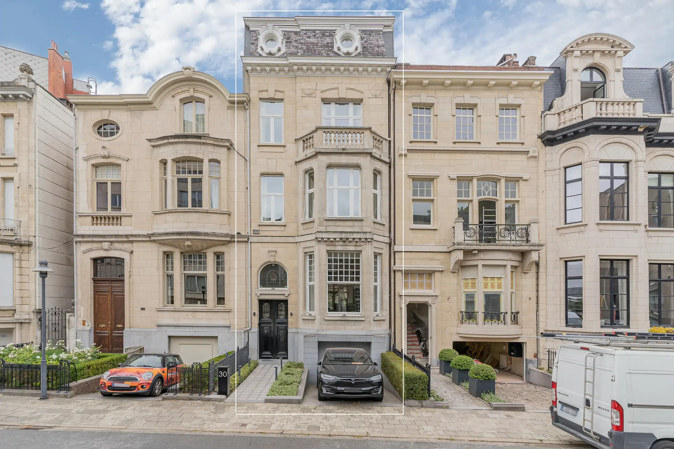ANTWERPEN MARKGRAVE - Herenhuis met tuin en parking foto {{pictureIndex}}