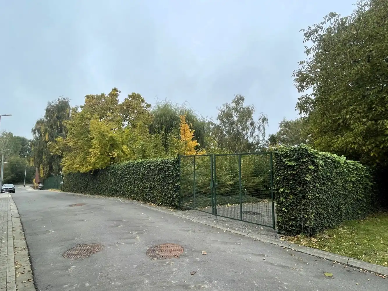 Prachtig gelegen bouwgrond voor halfopen bebouwing foto {{pictureIndex}}