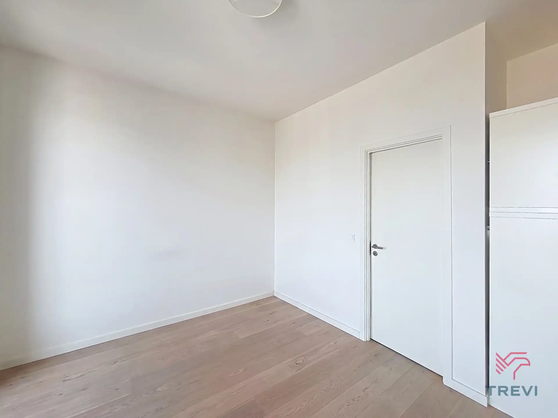 APPARTEMENT OP DE 21STE VERDIEPING IN DE EUROPESE WIJK ! foto 10