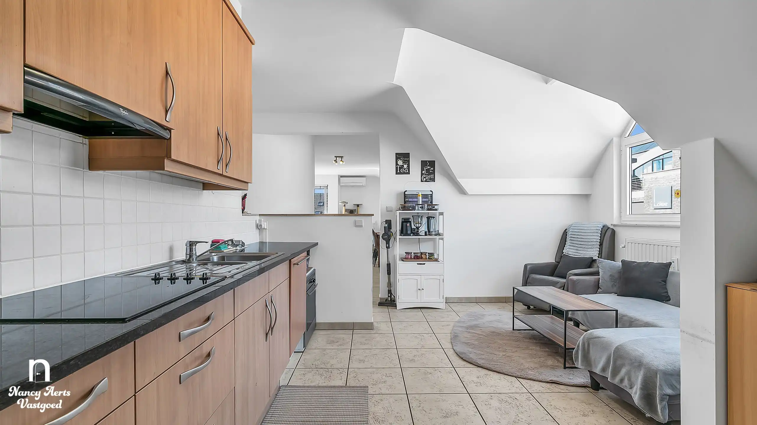 Ruim duplexappartement met terras, garage en topligging foto 11