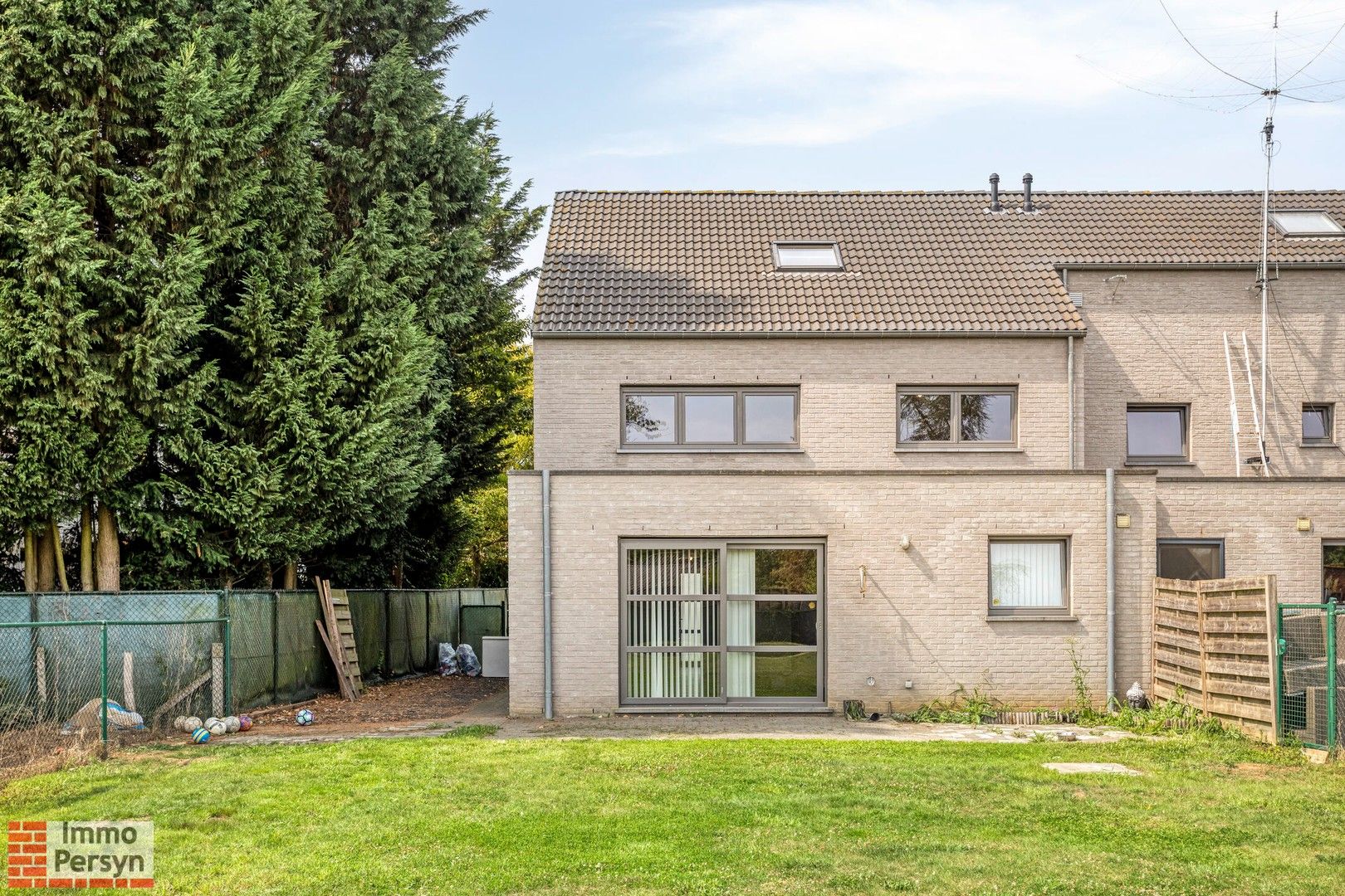 Ruime gezinswoning met garage, tuin en 3 slaapkamers in Houwaart foto 2