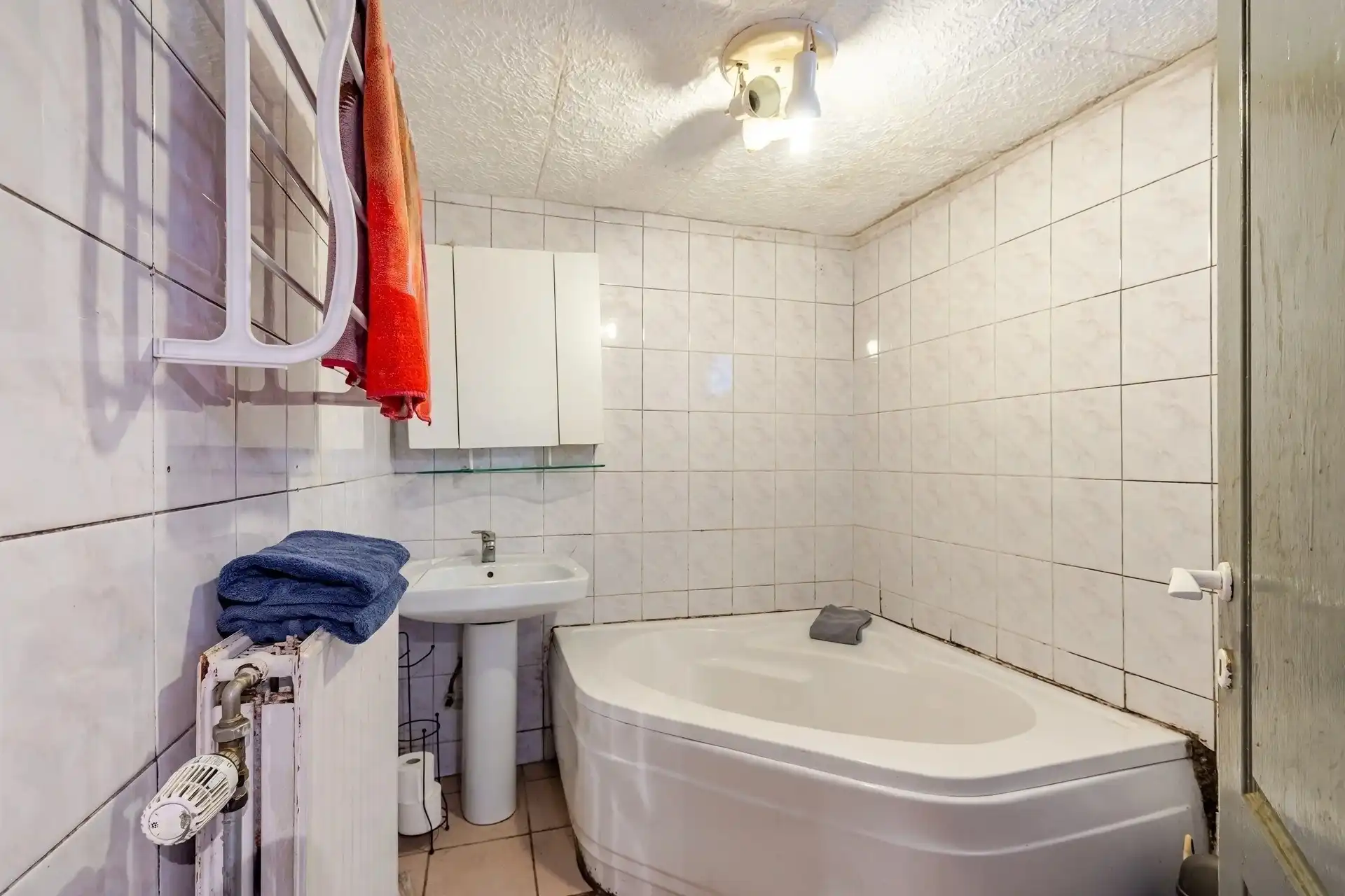 Charmante renovatiewoning met authentieke gevel foto 9