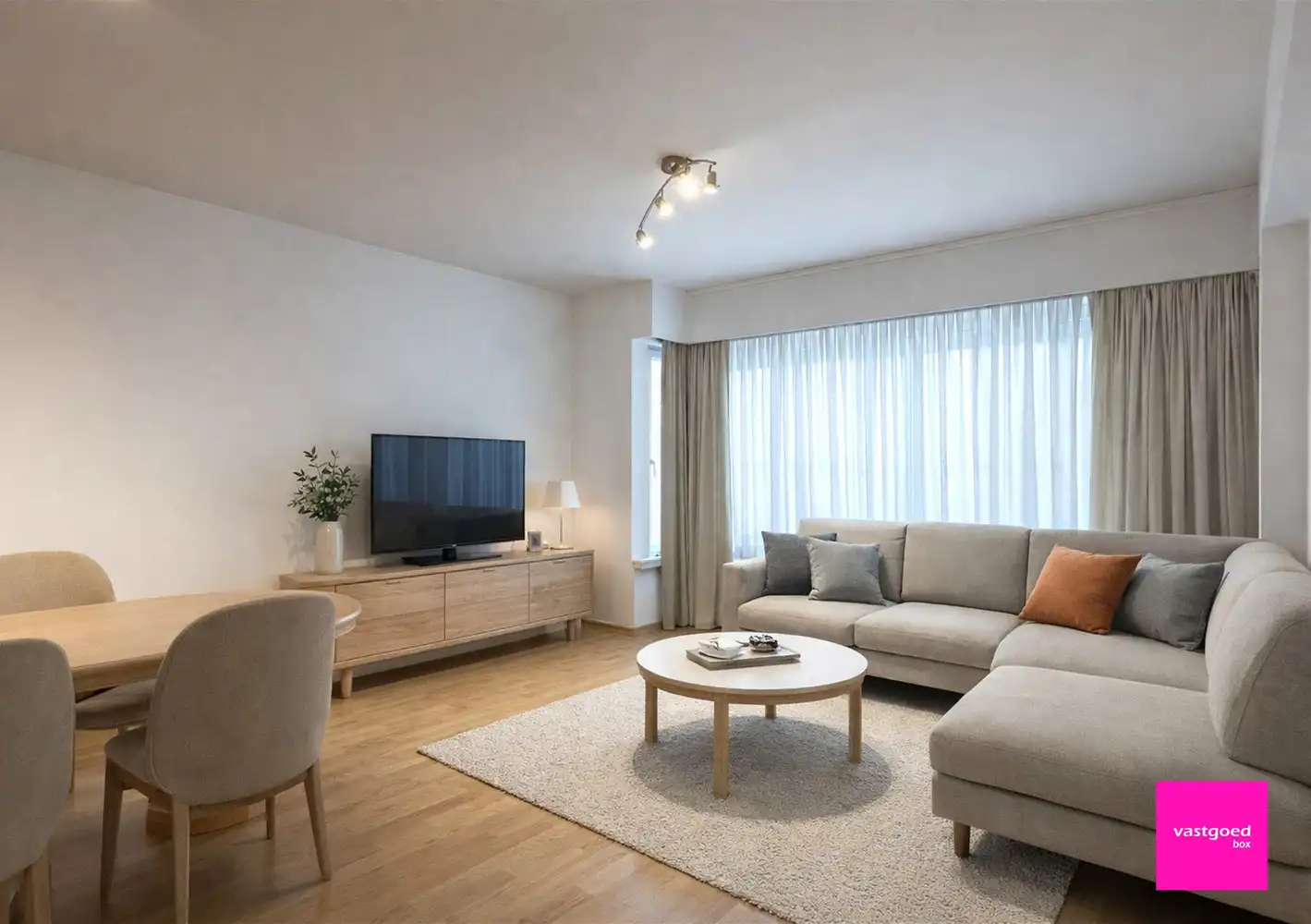 Welgelegen appartement met 3 slaapkamers,  te Oostende foto {{pictureIndex}}