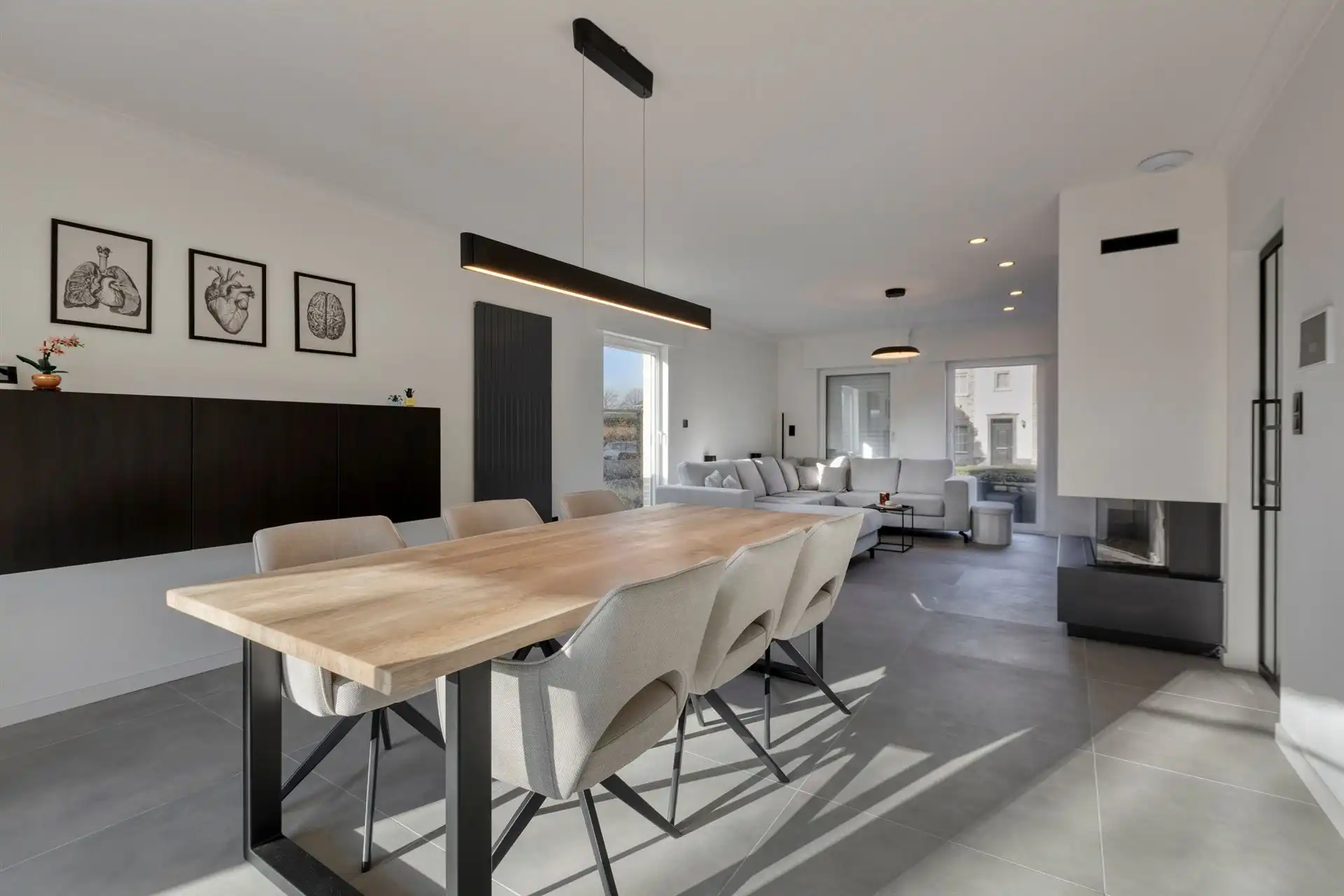 Gerenoveerde en energiezuinige woning met hoogwaardige afwerking in een rustige woonwijk te Wiemesmeer foto 7