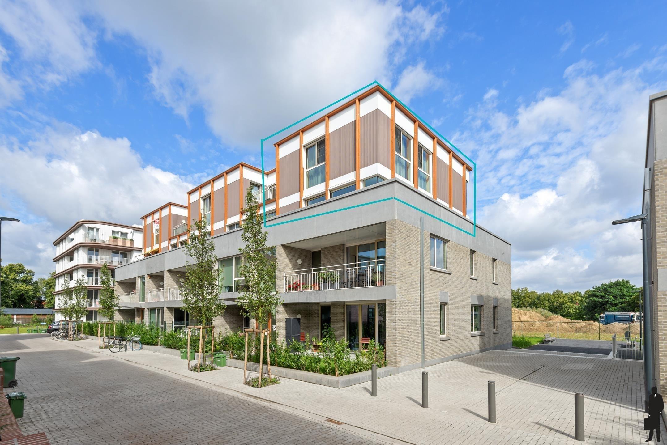 Fantastische duplex met 3 slaapkamers en ruim zonneterras foto {{pictureIndex}}