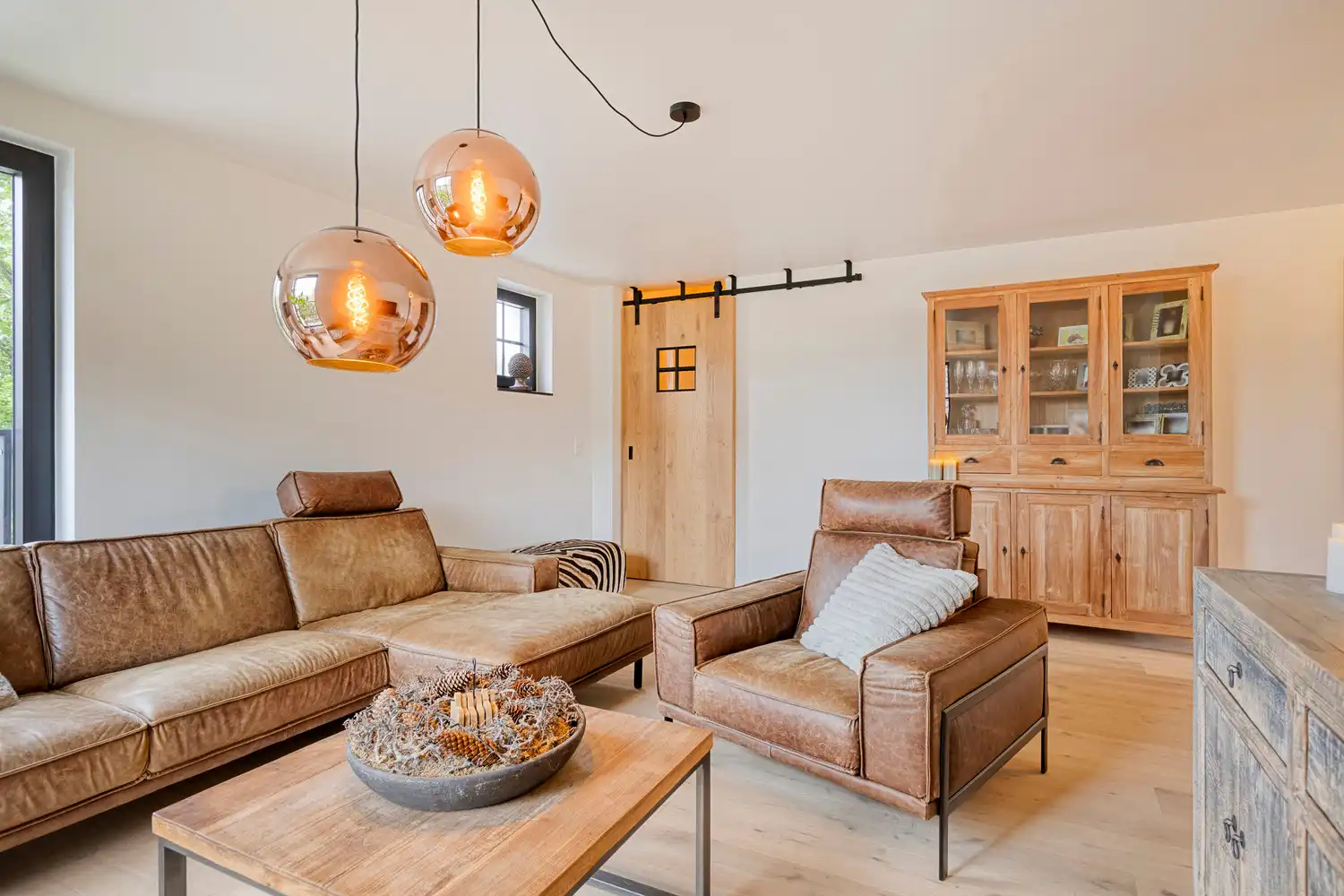 LUXUEUS APPARTEMENT MET PRIVE TUIN, TERRAS EN GARAGE VOOR 2 WAGENS TE OLMEN! foto 5