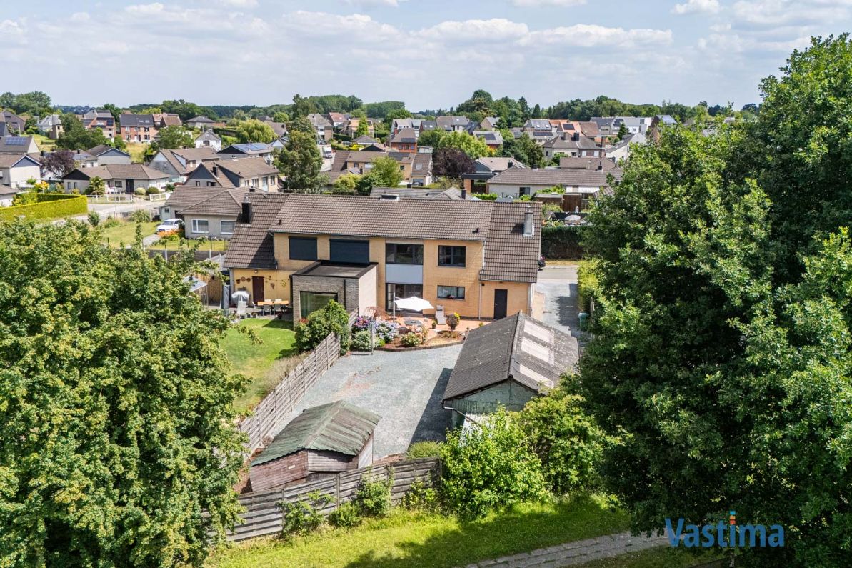 Halfopen gezinswoning met 3-4 slaapkamers en extra garage foto 33