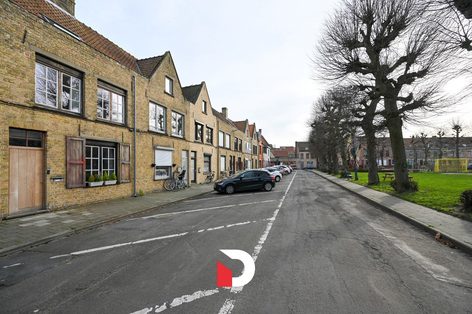 Volledig gerenoveerde stadswoning op werfplein te Kristus-Koning foto 2