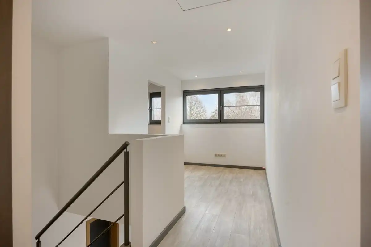 Ruime gerenoveerde villa met 5 slaapkamers en 2 badkamers, tuin en garage in Kessel-Lo, EPC-waarde 285 kWh/m²  foto 21