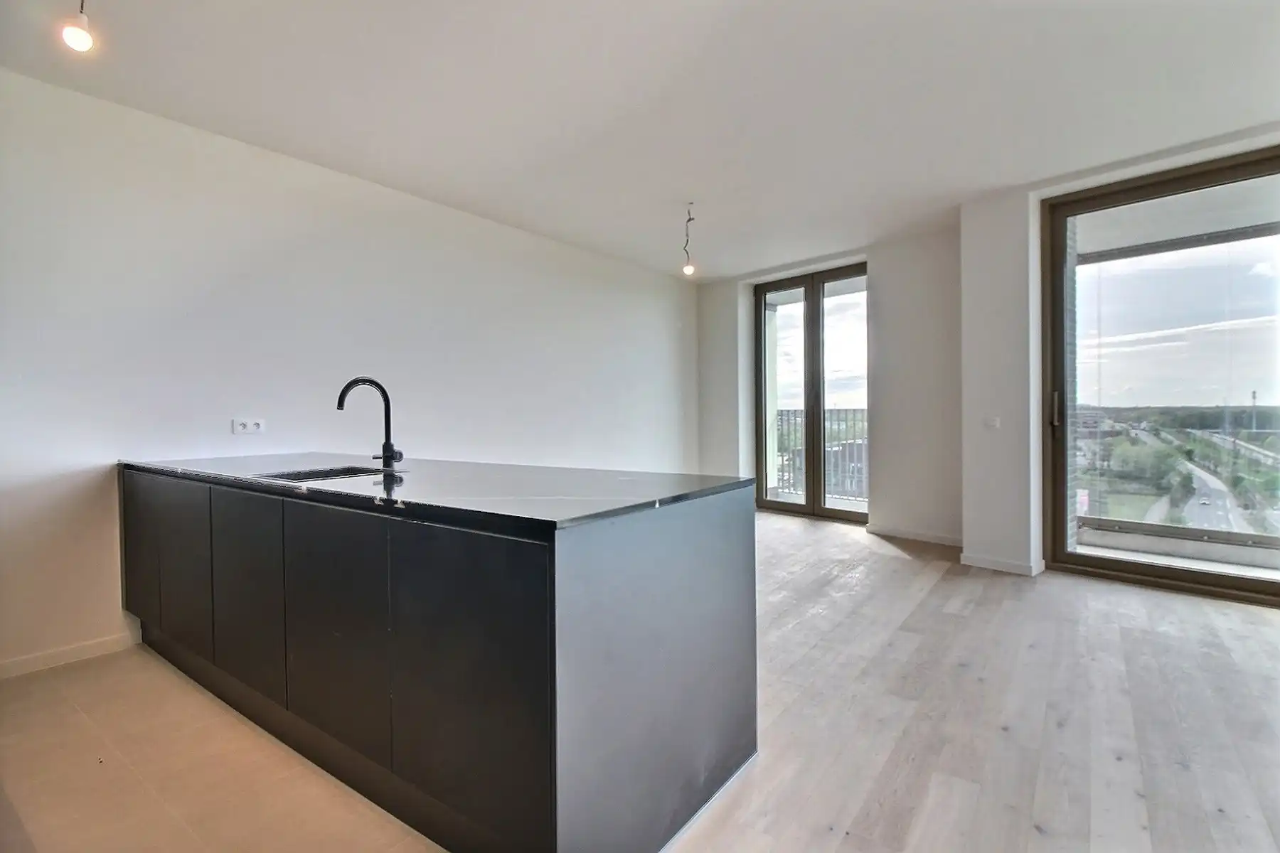 Ruim 2-kamerappartement met panoramisch zicht op toplocatie foto 5