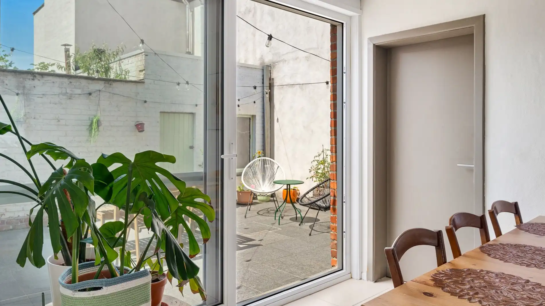 Leuke woning met kleine garage vlakbij het centrum foto 6