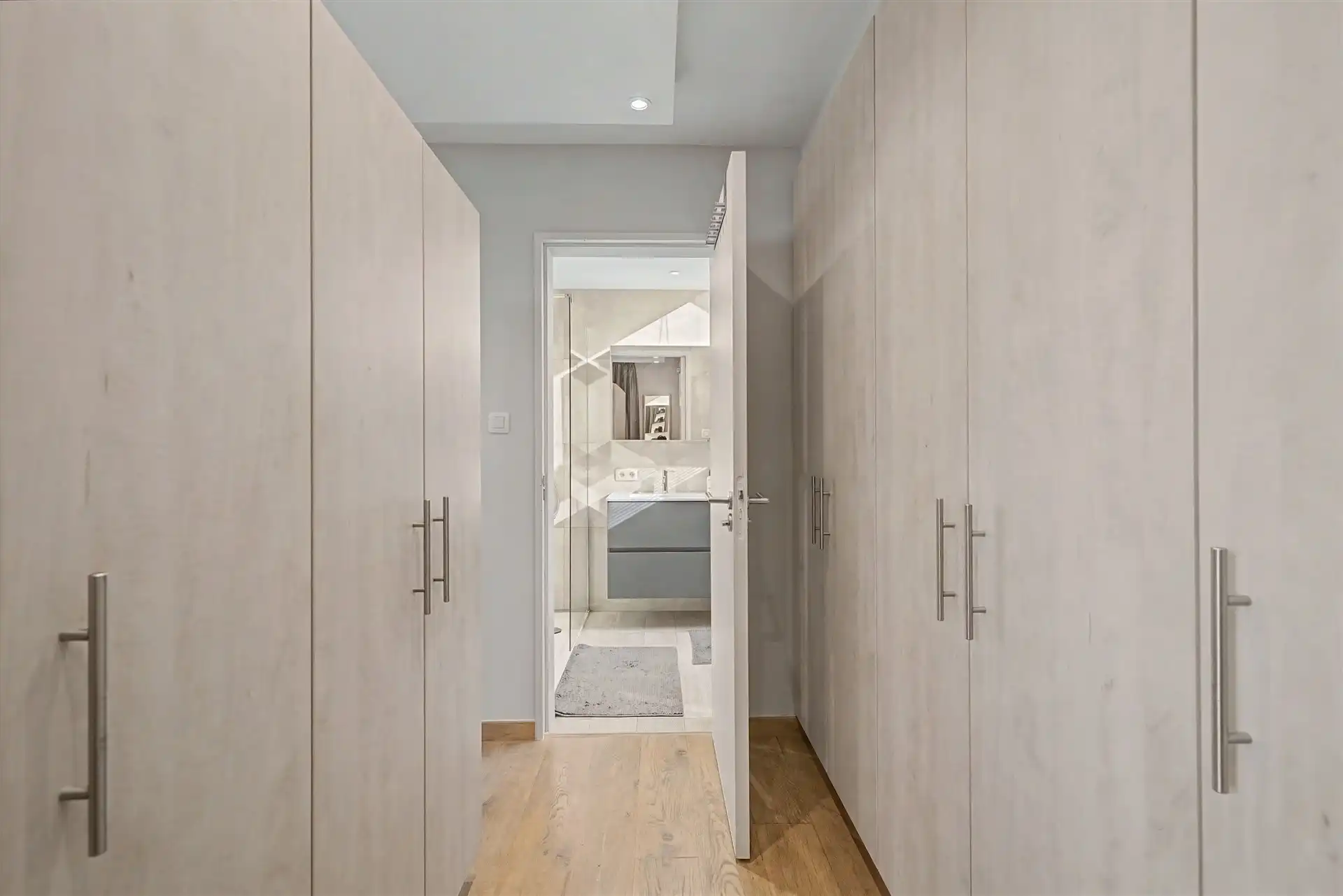 Stijlvolle gezinswoning met 3 slaapkamers en thuiskantoor (926m²) foto 21