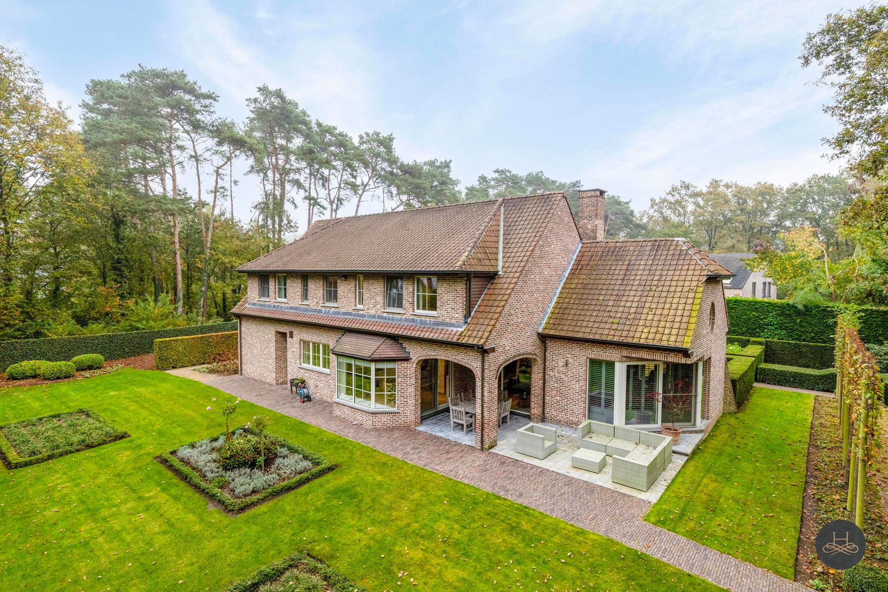 Karaktervolle villa met prachtige parktuin foto 24