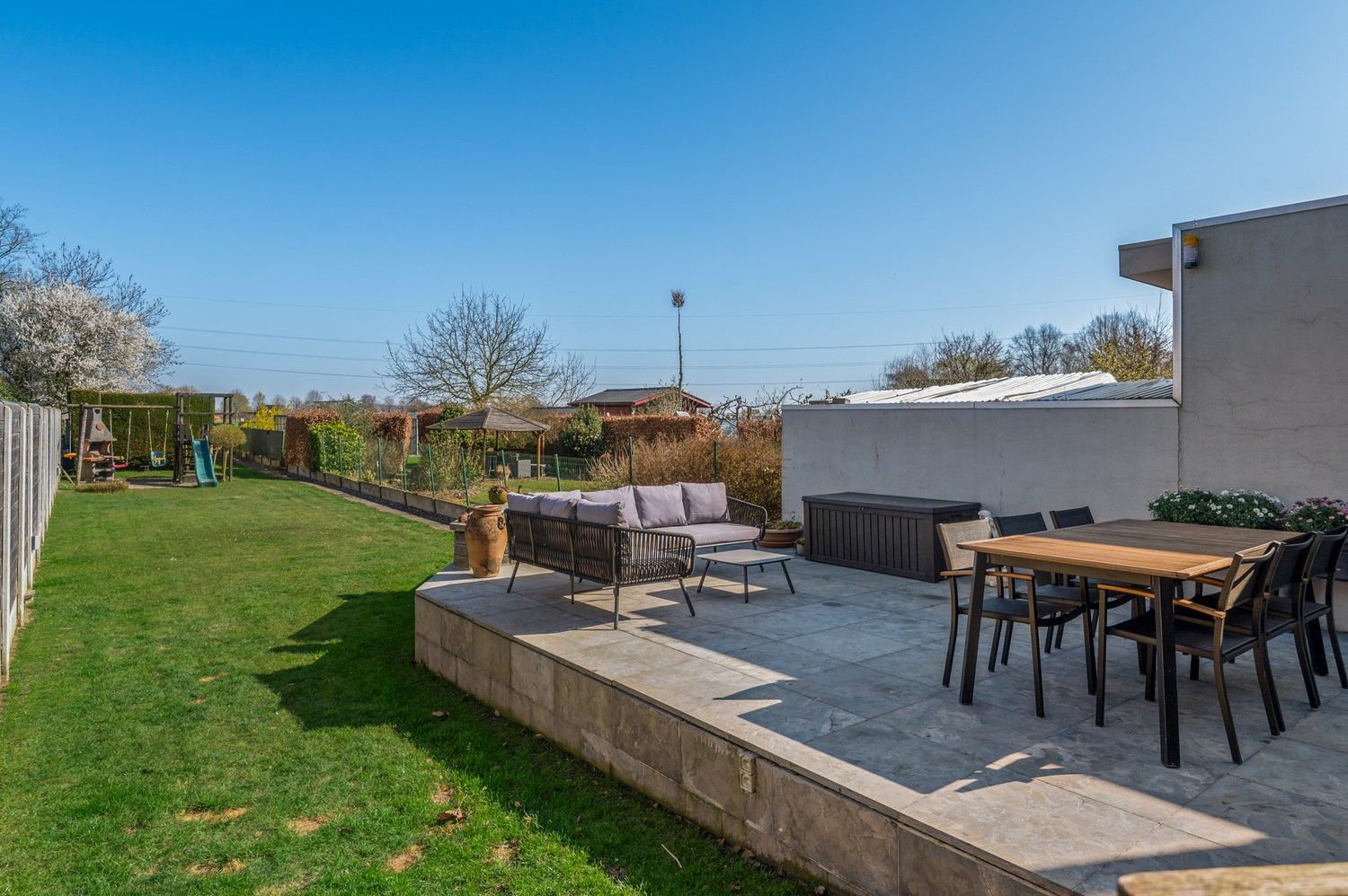 Instapklare woning met 3 slaapkamers en tuin te koop te Boechout foto 3