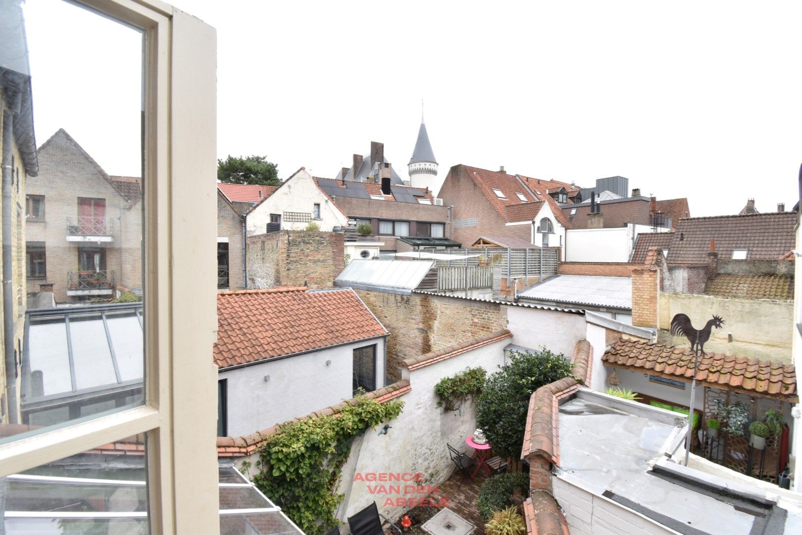 Klassevolle woning met 3 slaapkamers en tuin te Brugge foto 20