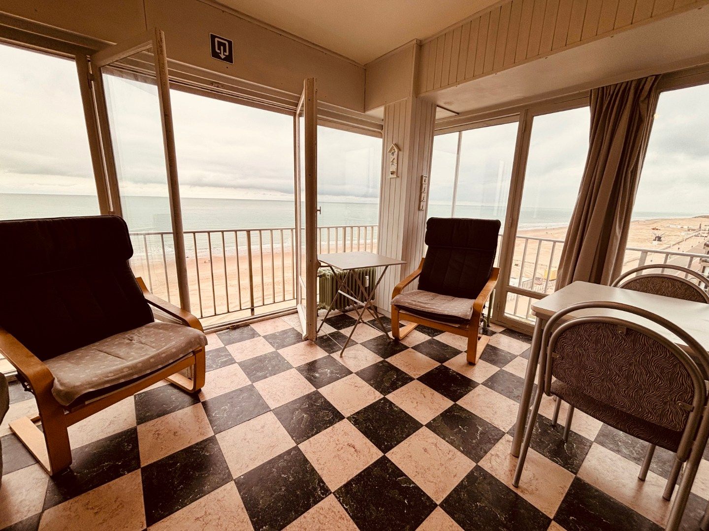 Gezellig hoekappartement op de Zeedijk met 180° panoramisch zicht  foto 4