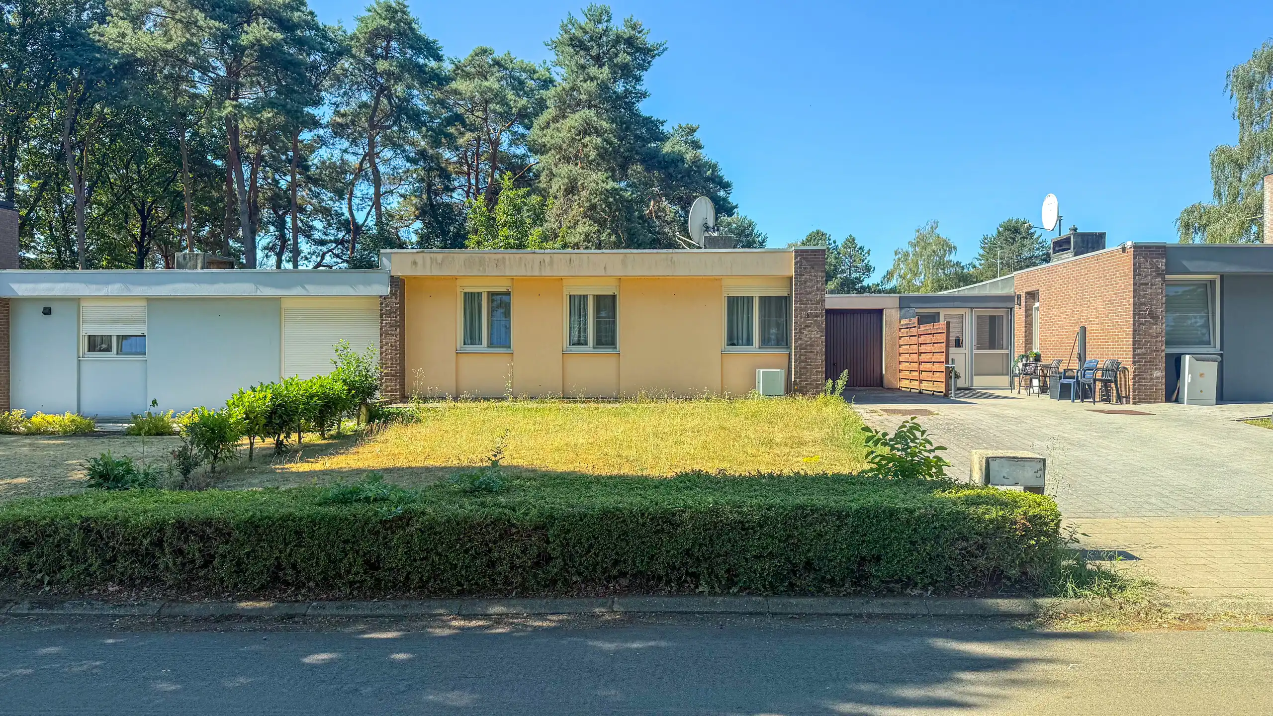 Instapklare woning met 3 slaapkamers en inpandige garage! foto 2