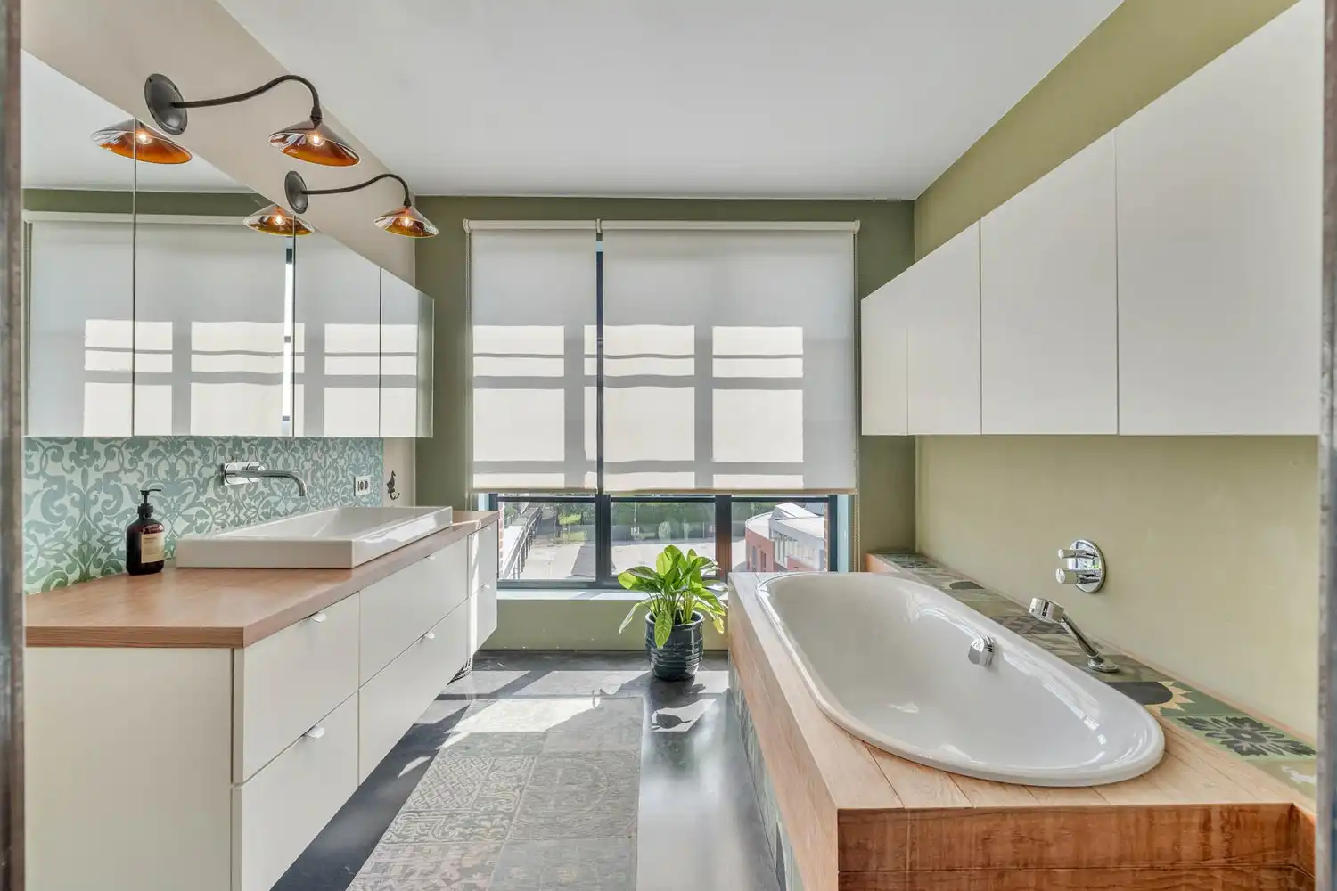 Unieke industriële loft van 240 m² met panoramisch dakterras van 96 m², jacuzzi en sauna foto 5
