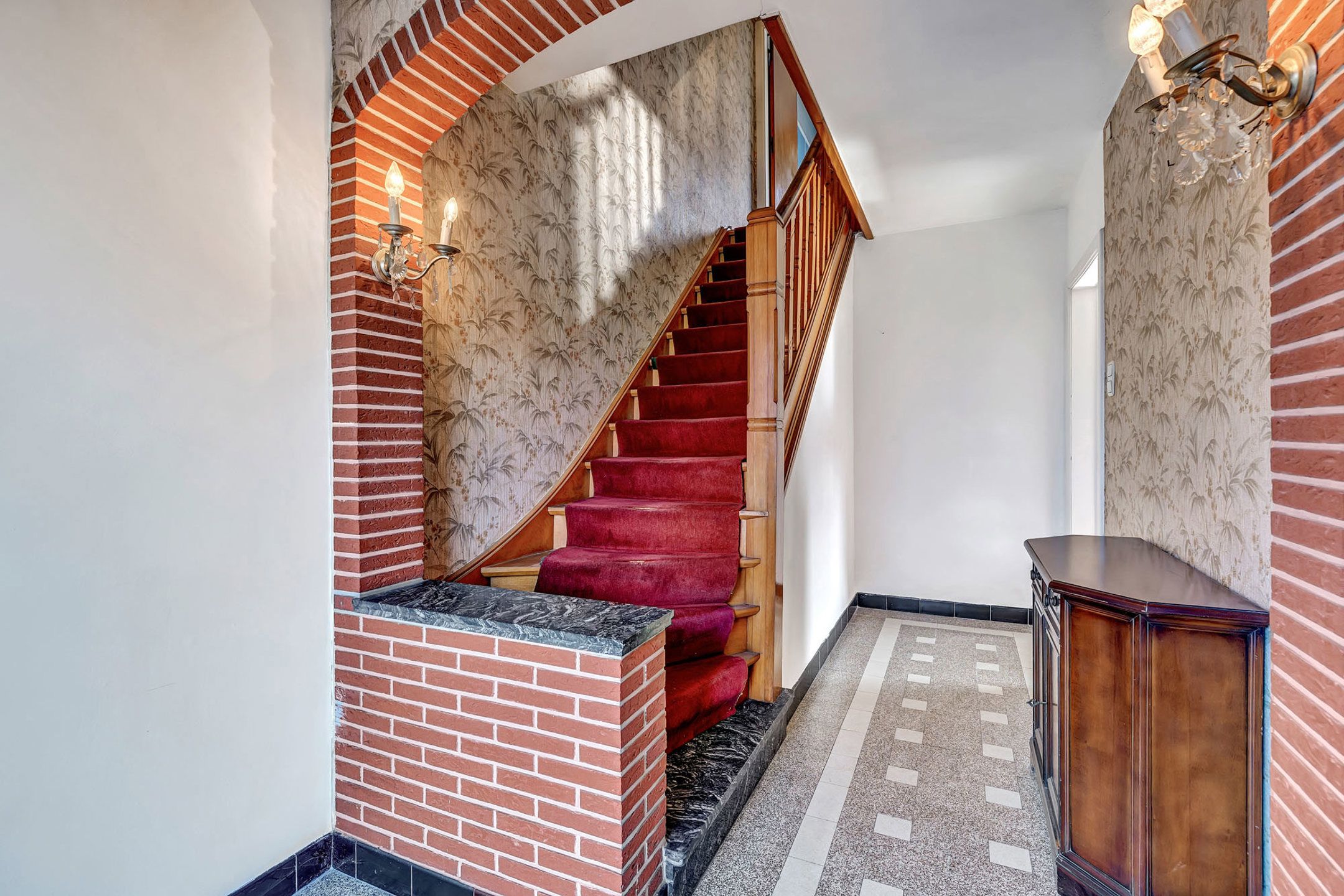 Woning met veel mogelijkheden in Aarsele foto 2
