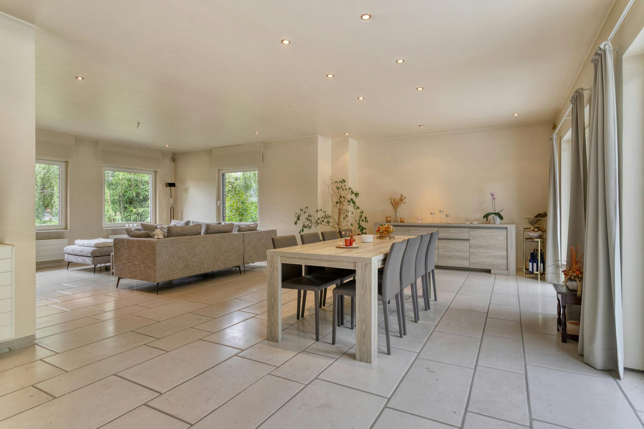 Ruime villa met 5 kamers te koop in Desselgem foto 4