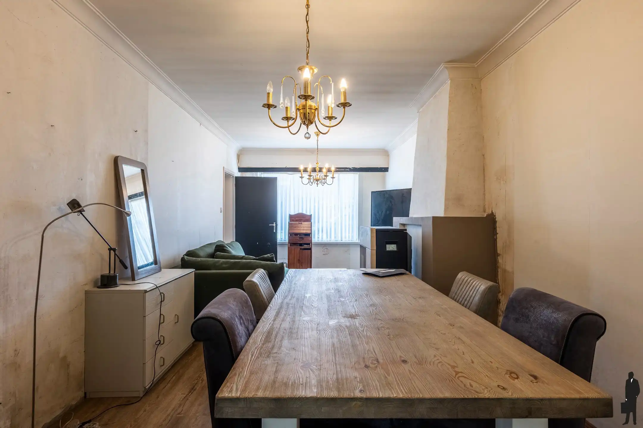 Te renoveren woning met 4 slaapkamers in Sint-Jozef foto 3