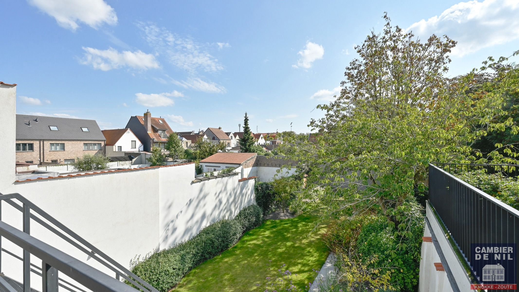 Gerenoveerde woning vlakbij de groentenmarkt en winkels te Oud-Knokke foto 6