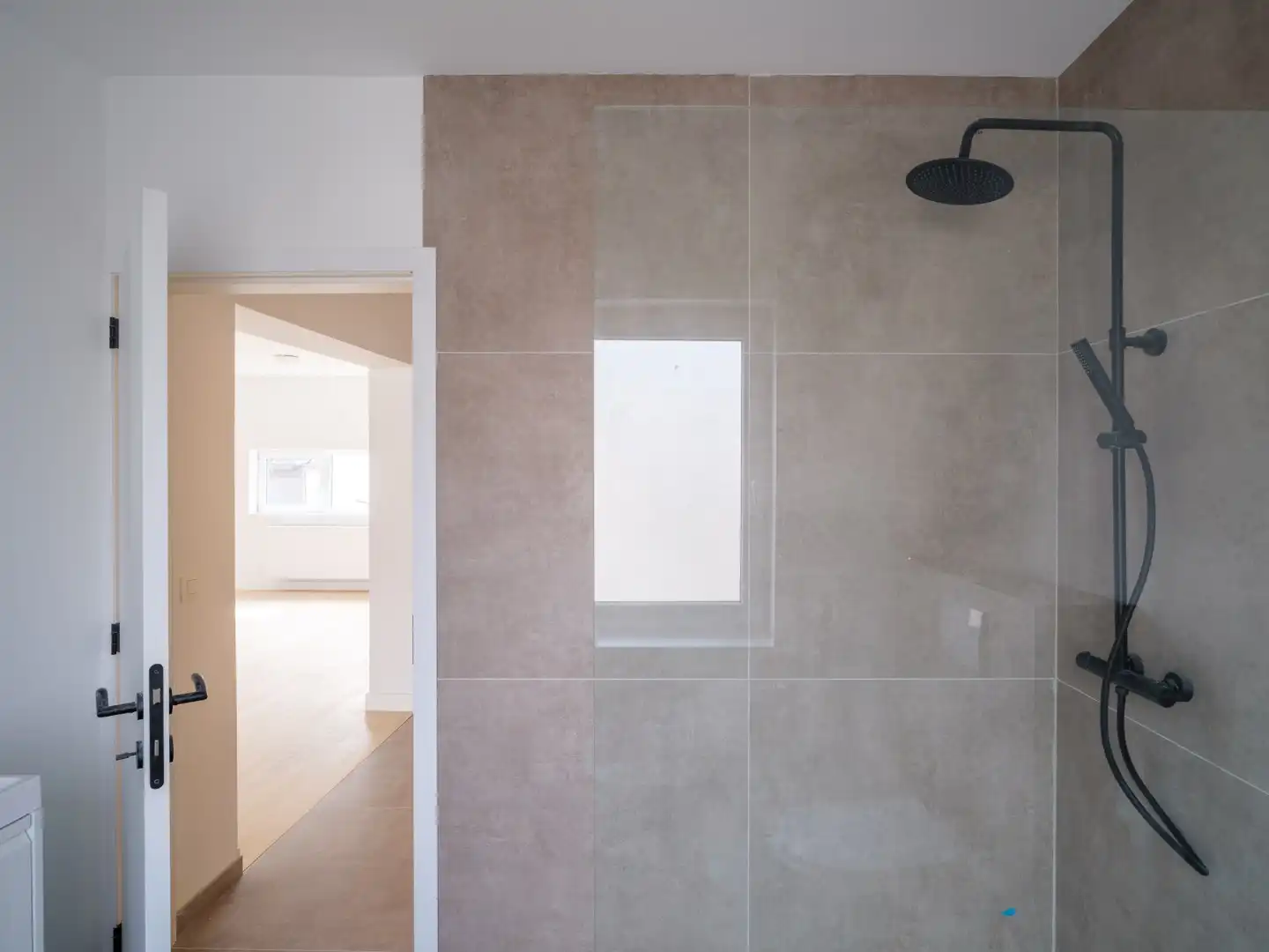 Gerenoveerd duplexappartement met twee slaapkamers in Gent foto 9