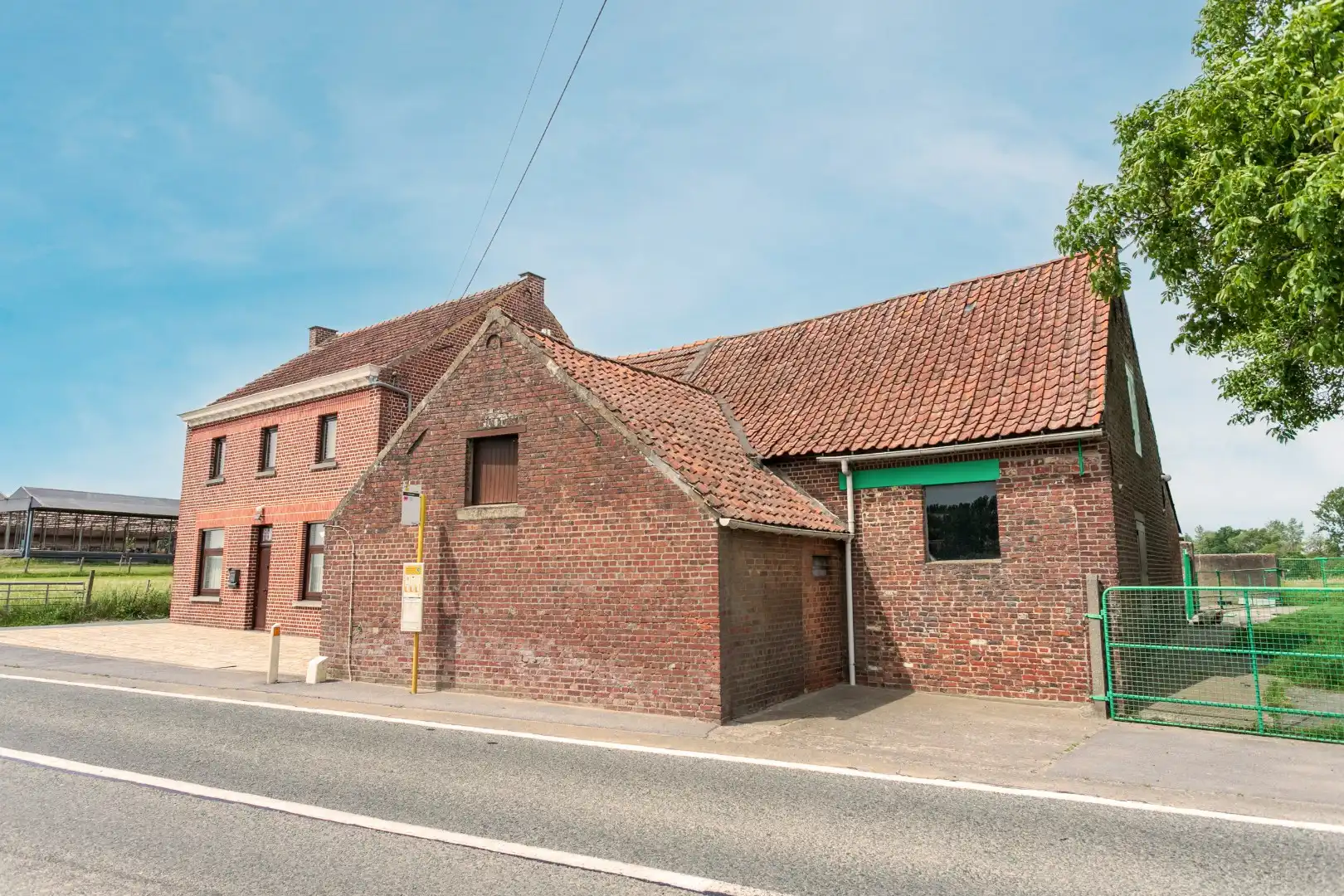 Authentieke hoeve in het landelijke Oetingen foto 2