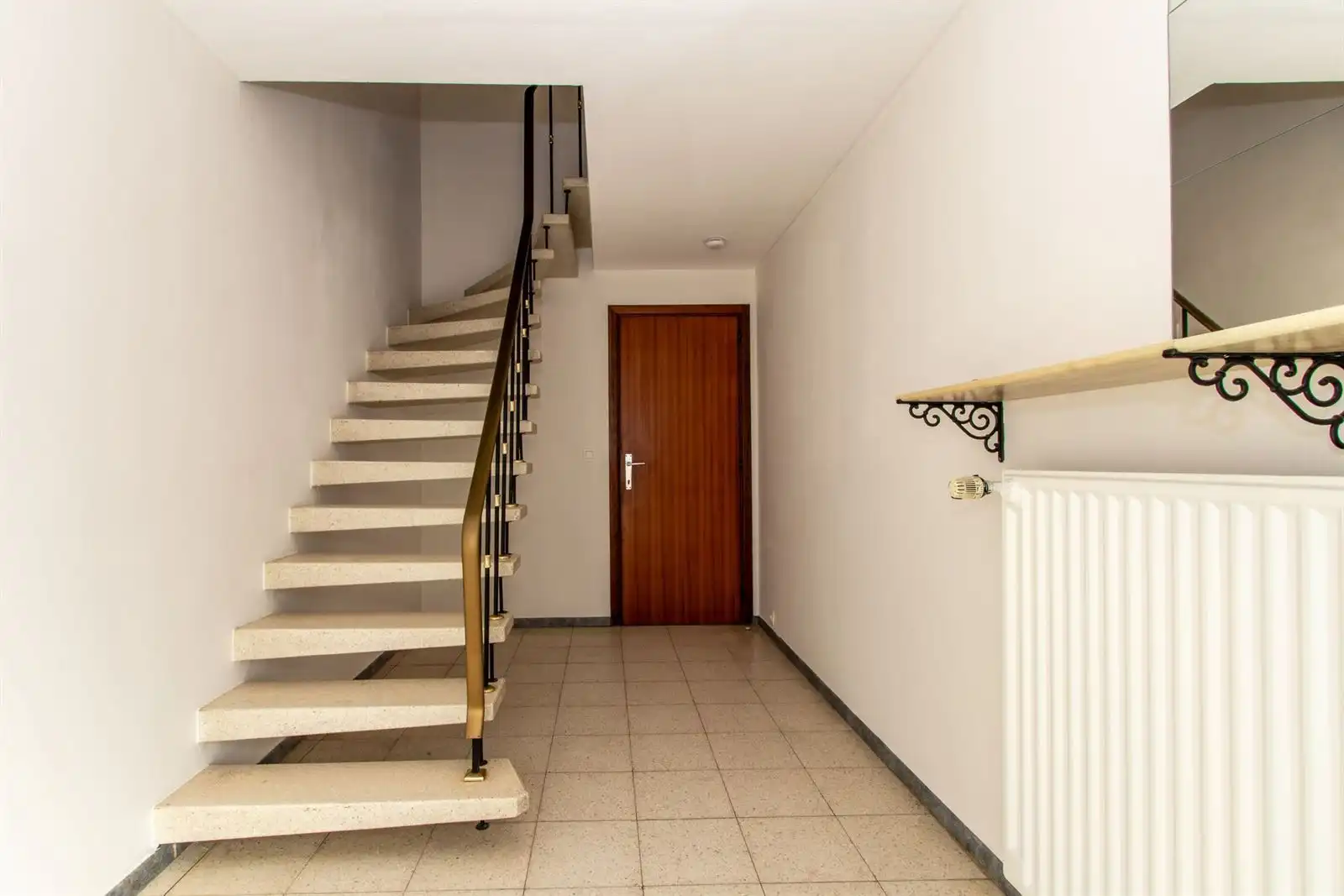 Gezellig 3 gevel woning  foto 3