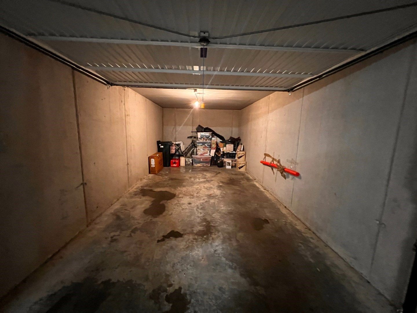 GELIJKVLOERS APPARTEMENT MET 2 SLAAPKAMERS, TERRAS EN GARAGE IN IEPER foto 14