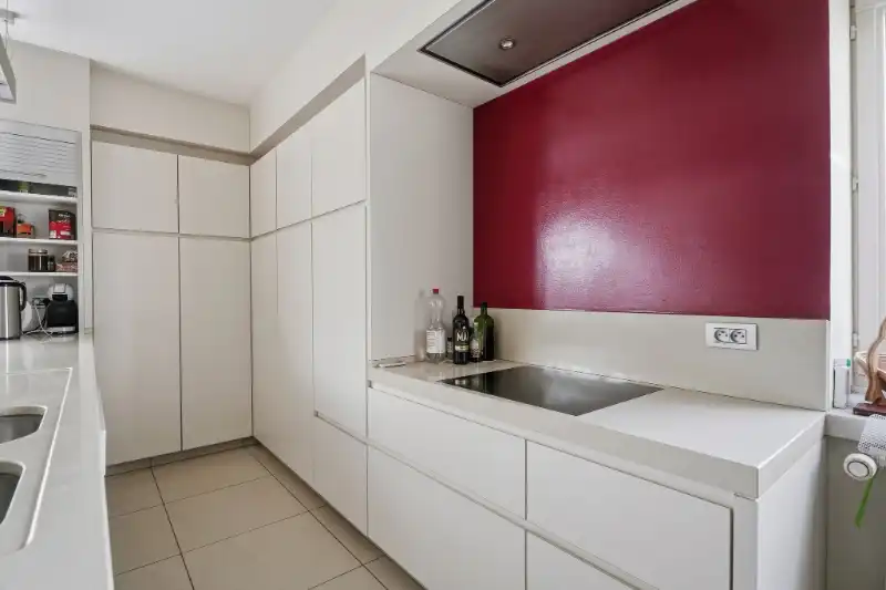 Landelijke woning met loods foto 11