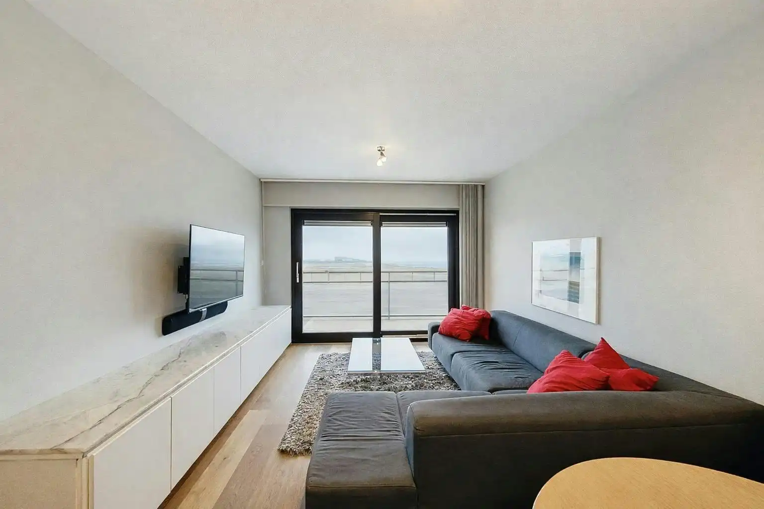 Gerenoveerd appartement te koop aan de Zeedijk van Heist foto 2