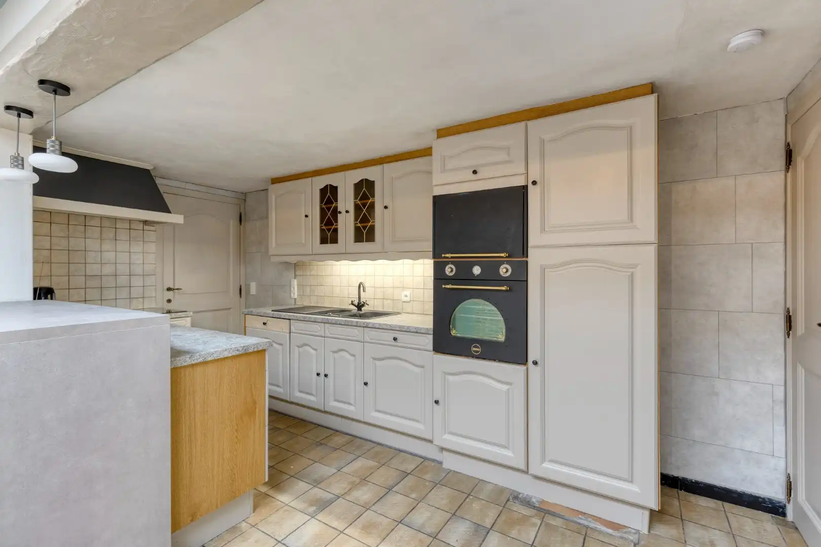 Woning met 3 slaapkamers, garage en tuintje! foto 7