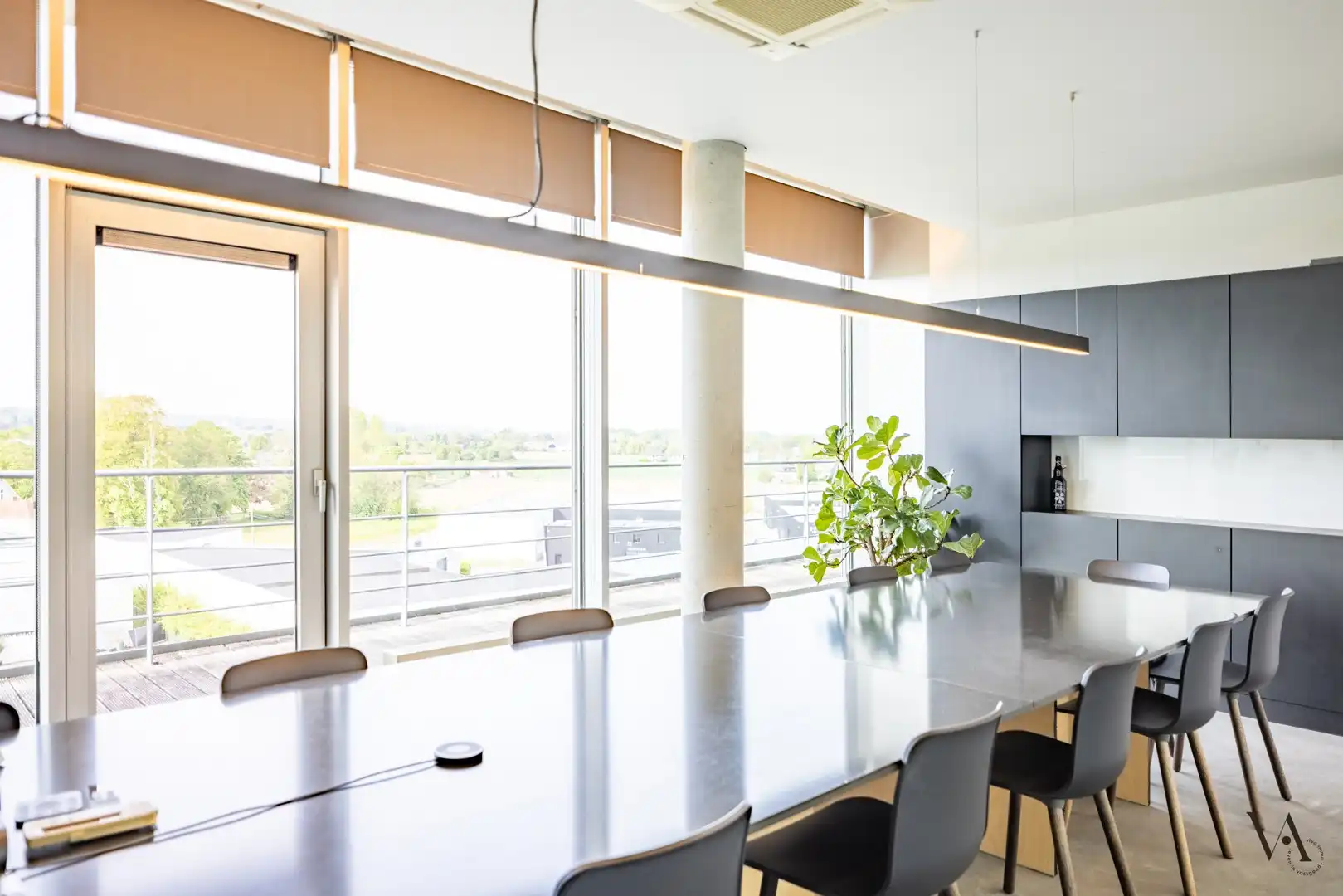 Exclusieve kantoorruimtes met gemeenschappelijke lounge in de Remytoren foto 12