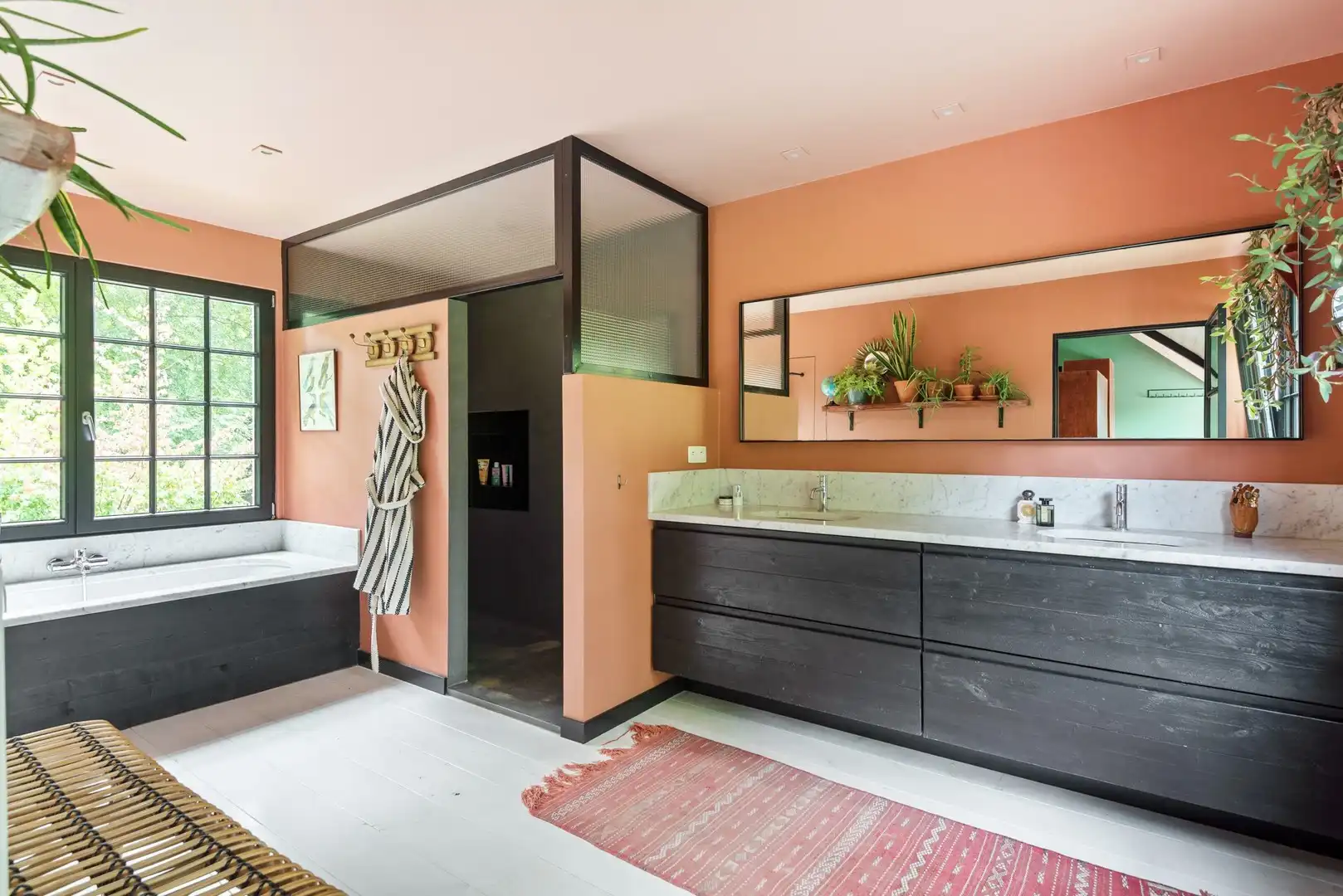 Stijlvolle, vrijstaande villa met zonnige tuin en zwemvijver foto 25