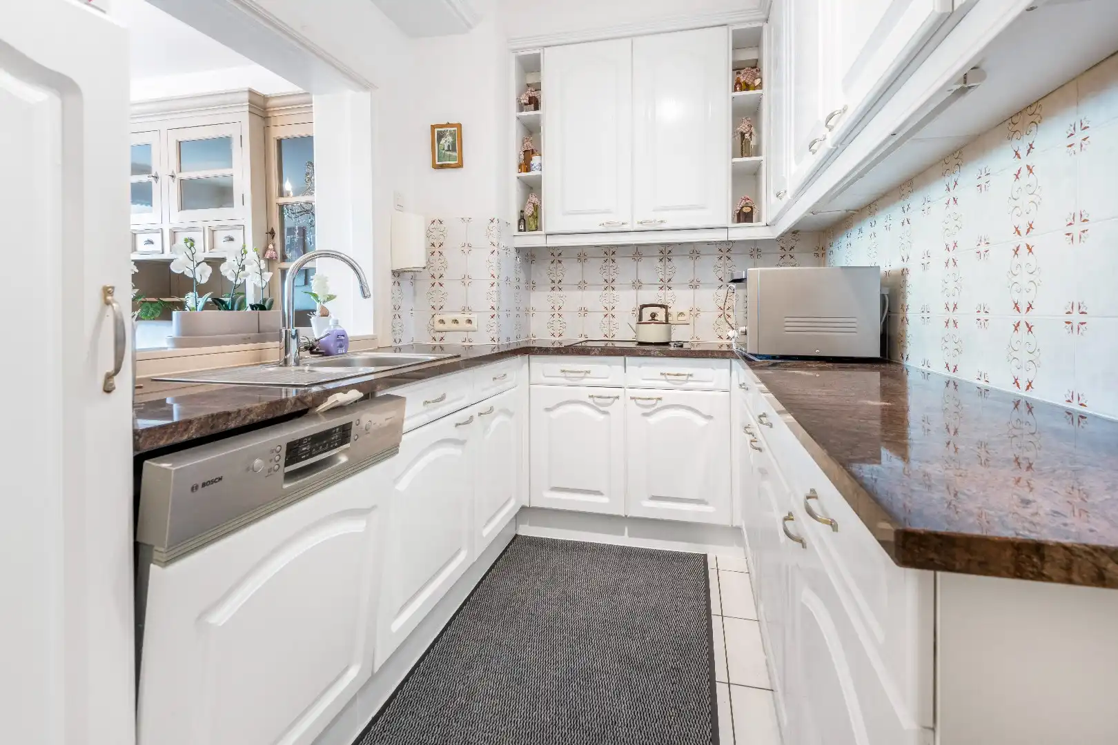 Aangenaam appartement met open zicht gelegen aan de zuidkant van het Burgemeester Frans Desmidtplein.  foto 6