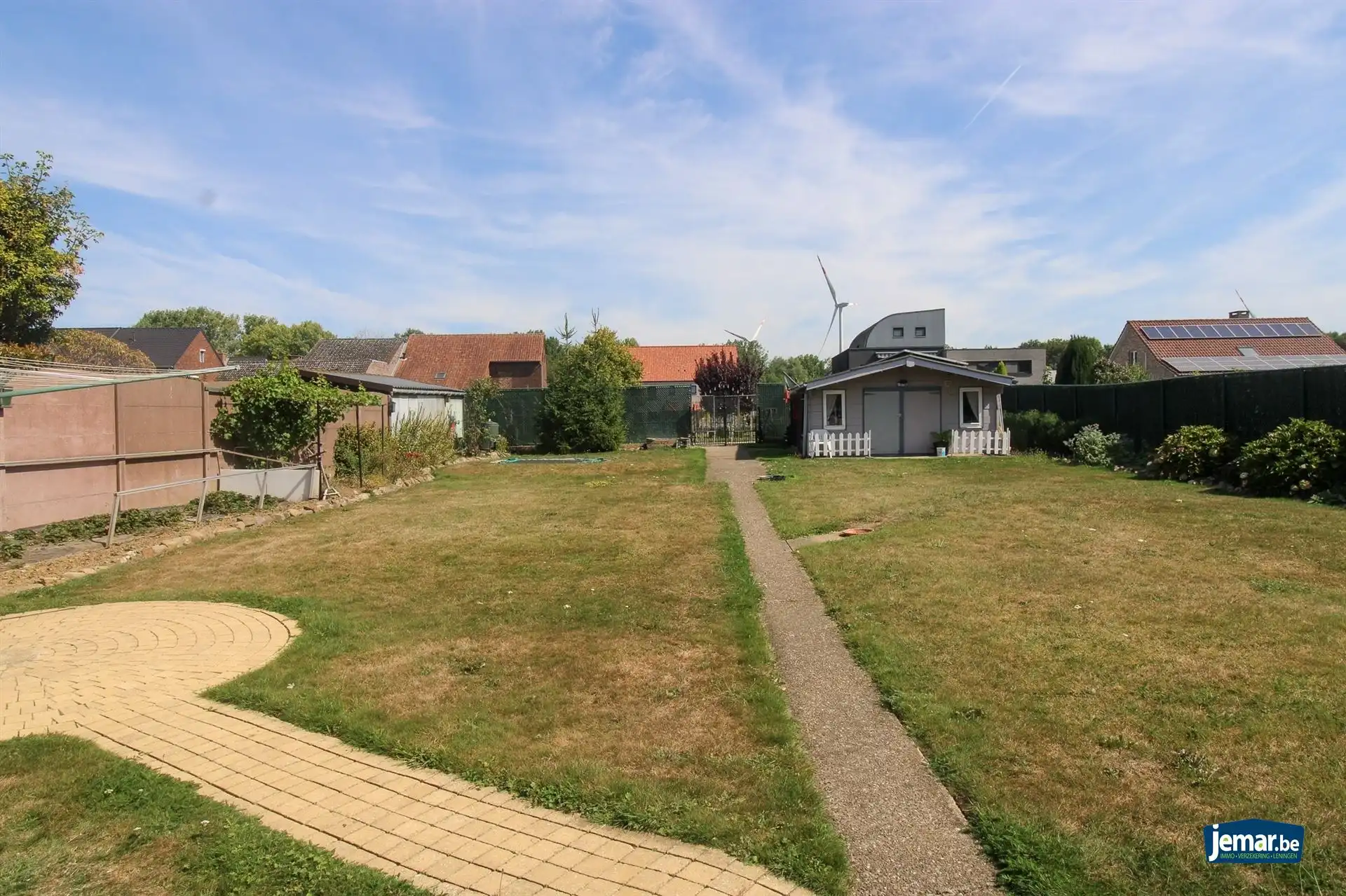 Vrijstaande gezinswoning met 4 slaapkamers, ruime kelder en garage, zonnepanelen mét certificaten en tuin op een vlot bereikbare toplocatie in Maasmechelen! foto 14