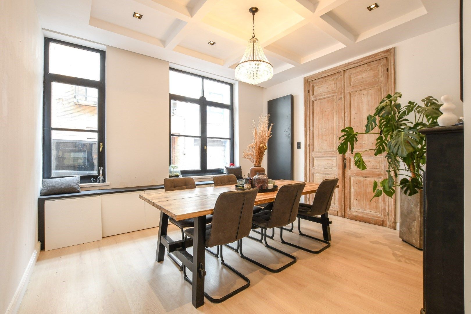 Ruim gerenoveerd herenhuis in hartje Blankenberge - vlakbij strand en zee!  foto 7