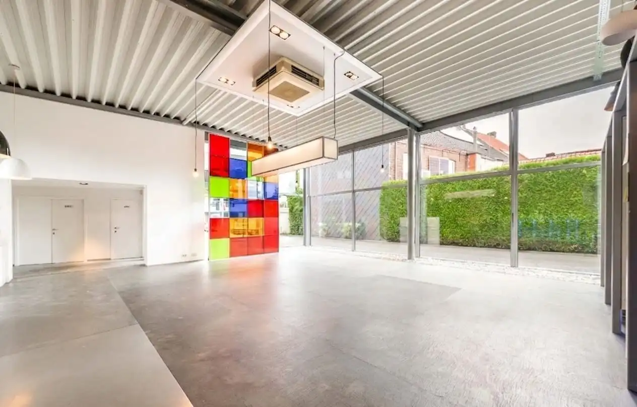BEDRIJFS-/INVESTERINGS VASTGOED | LOODS | SHOWROOM | BURELEN & APPARTEMENT  foto 9