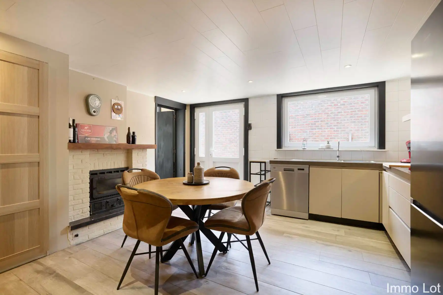 Ruime halfopen bebouwing op perceel van 765 m² foto 7