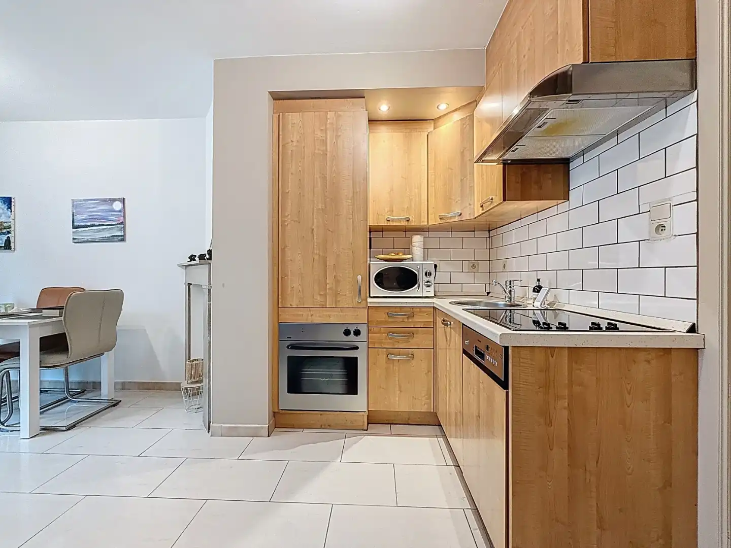 Investeringsappartement vlakbij zee in Nieuwpoort-Bad. foto {{pictureIndex}}